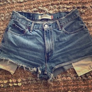 Levi’s high waisted vintage cut-off shorts